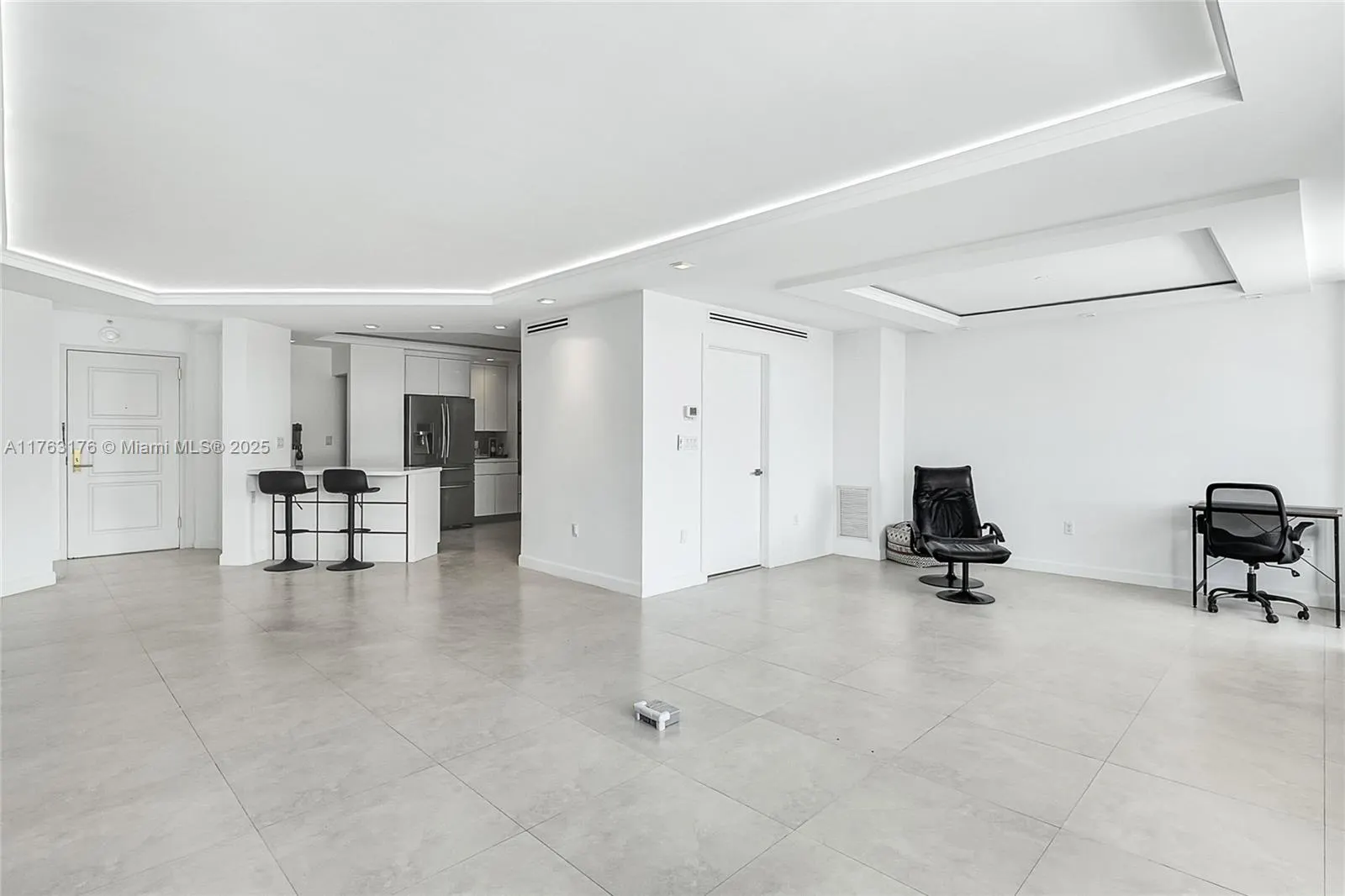 9801 Collins Ave, #5M