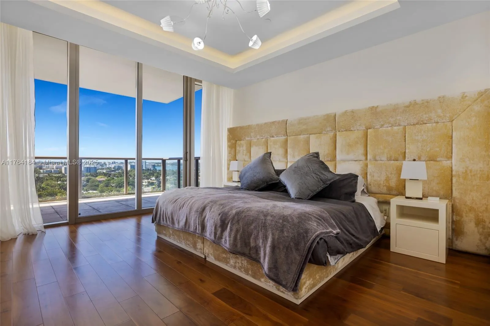 9705 Collins Ave, #1001N