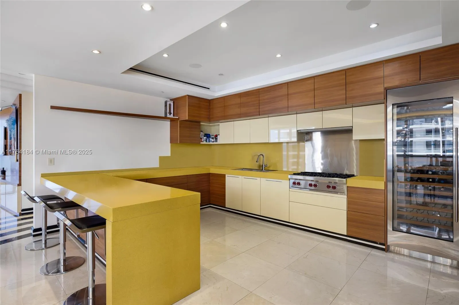9705 Collins Ave, #1001N