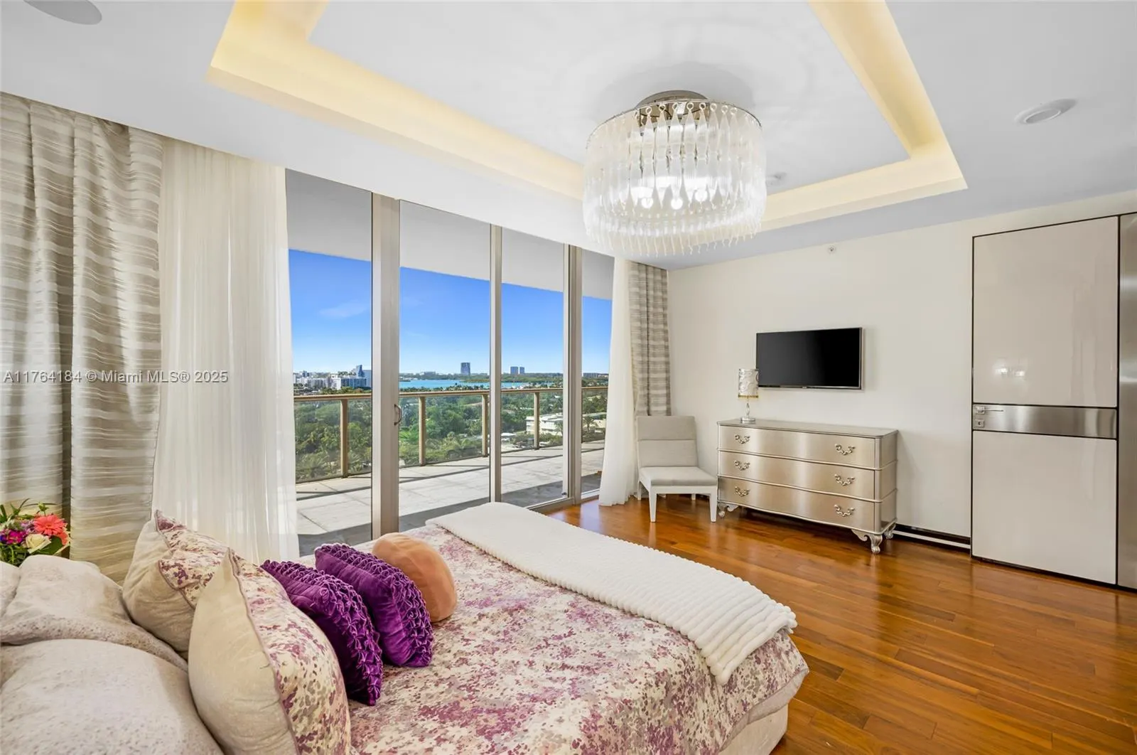 9705 Collins Ave, #1001N