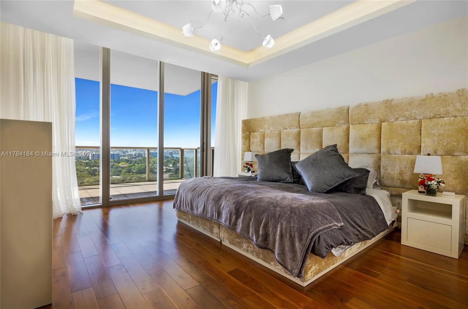 9705 Collins Ave, #1001N