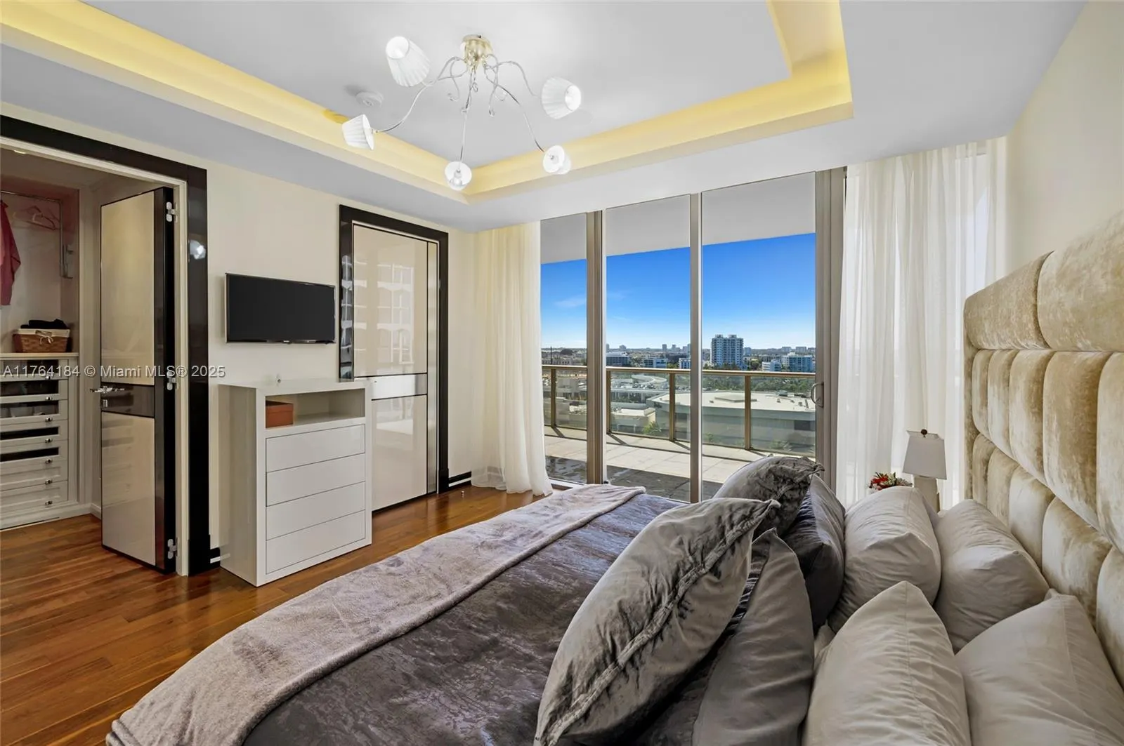 9705 Collins Ave, #1001N
