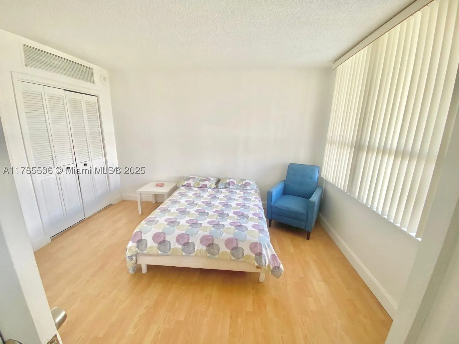 9801 Collins Ave #8M