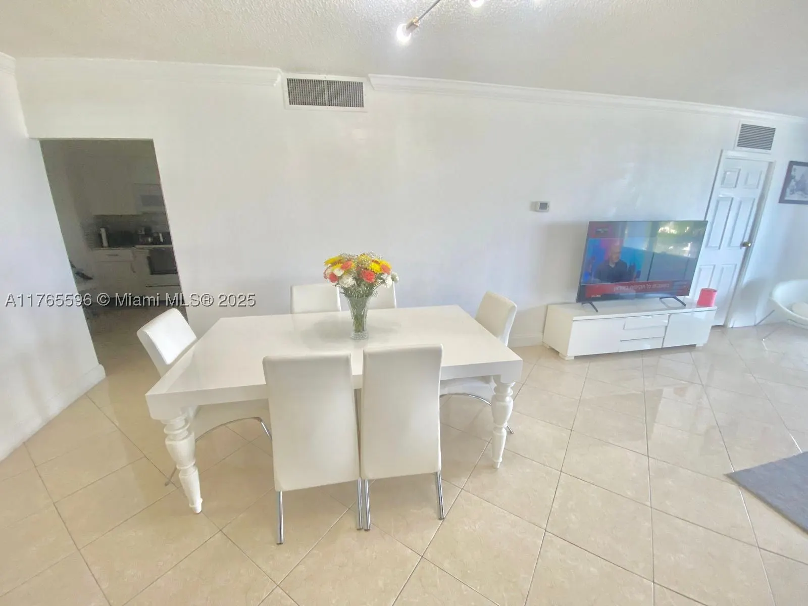 9801 Collins Ave #8M