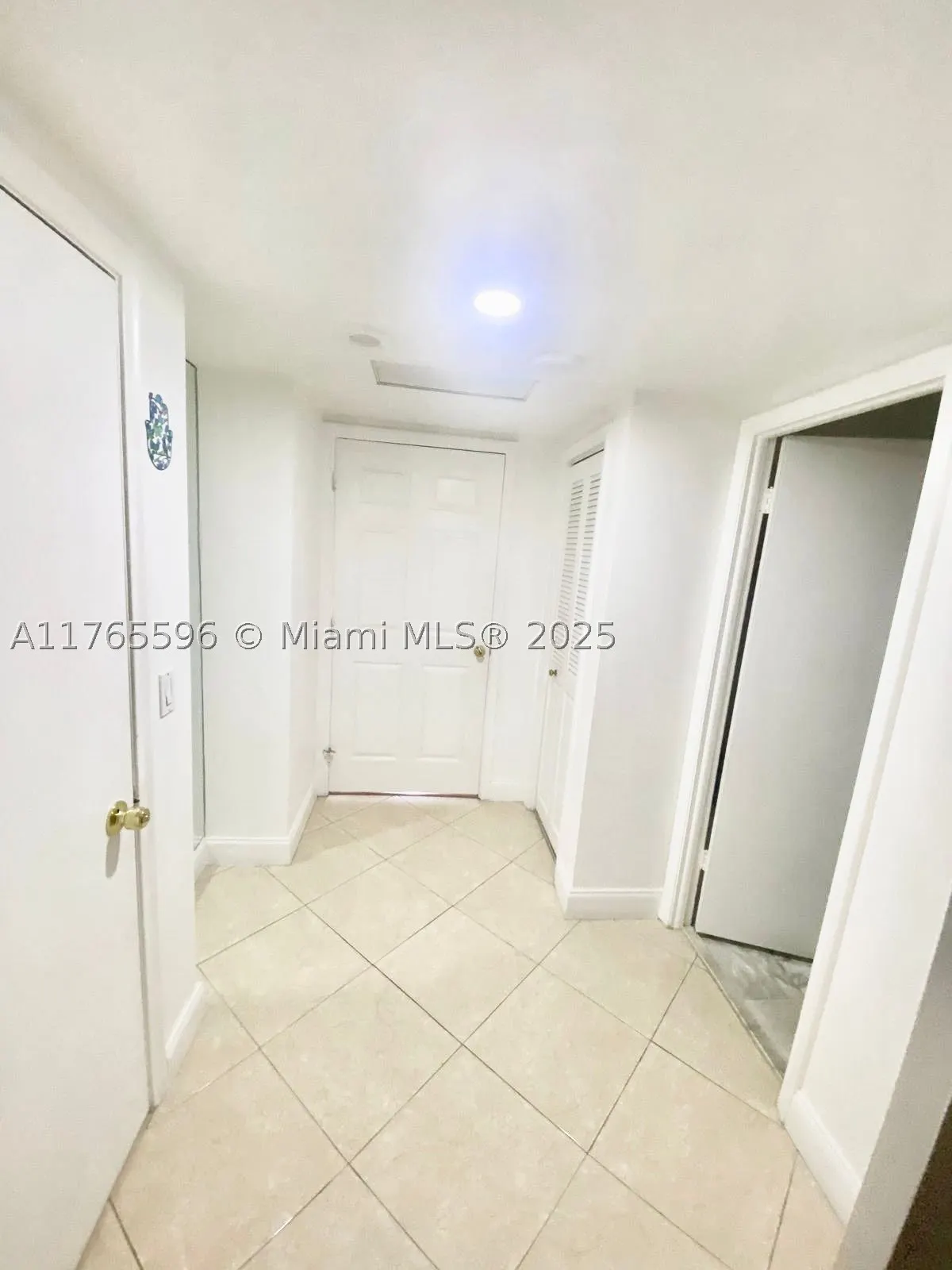 9801 Collins Ave #8M
