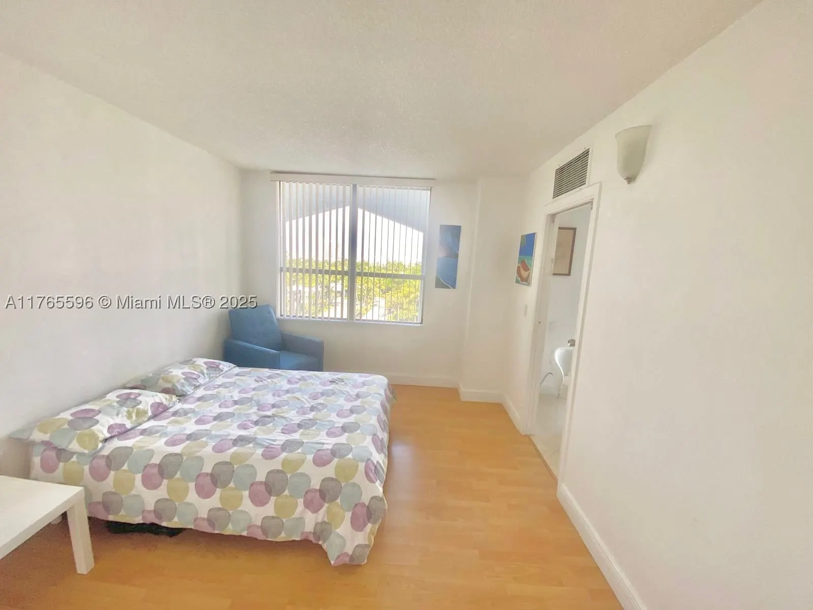 9801 Collins Ave #8M