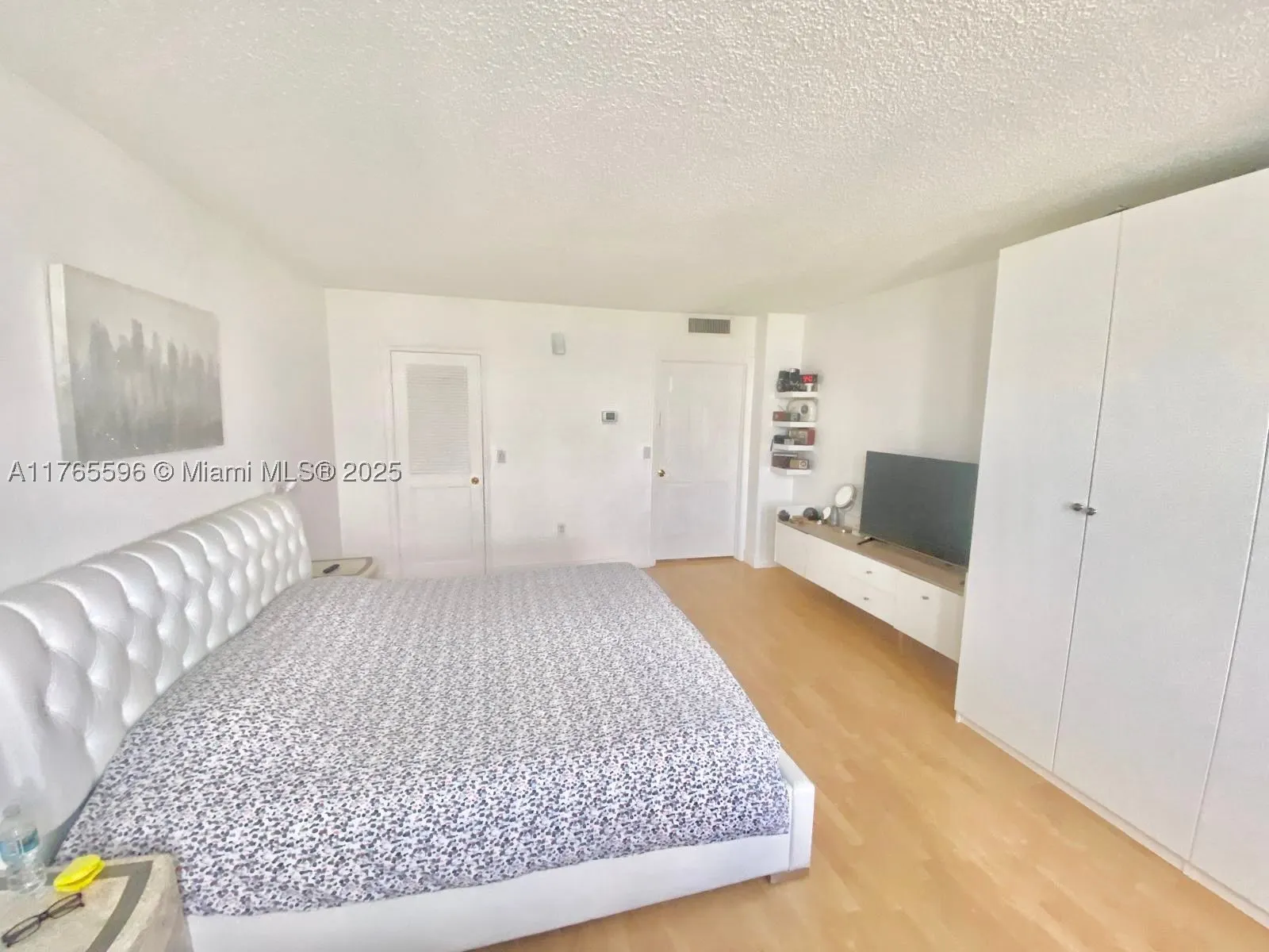 9801 Collins Ave #8M