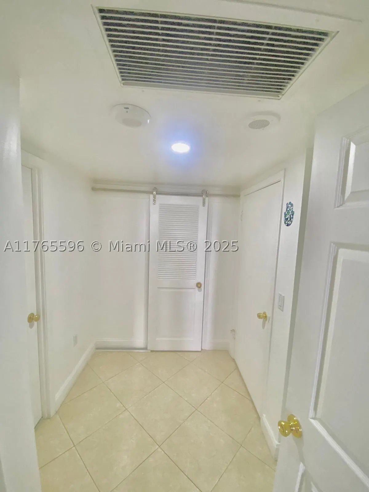 9801 Collins Ave #8M