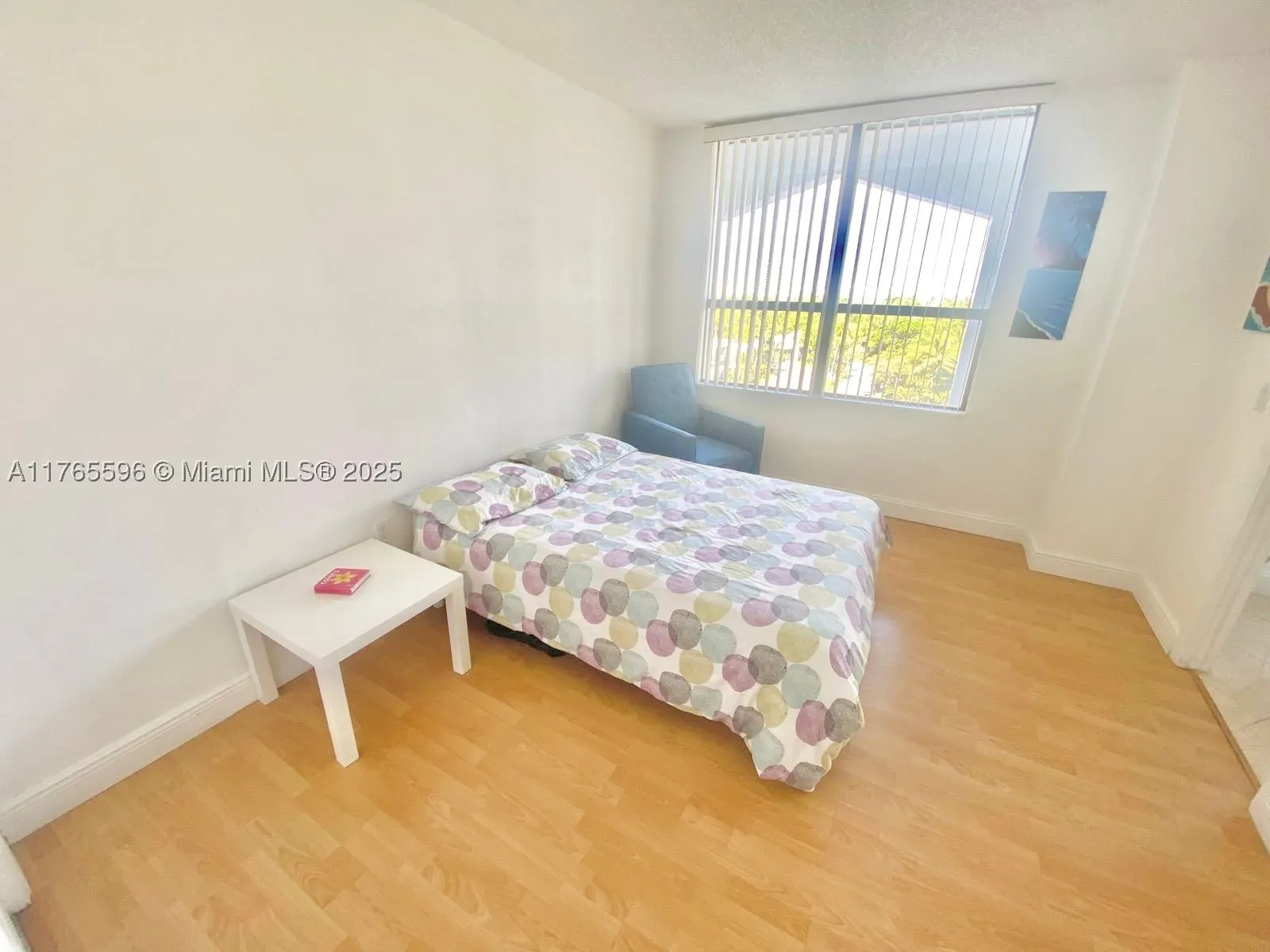 9801 Collins Ave #8M