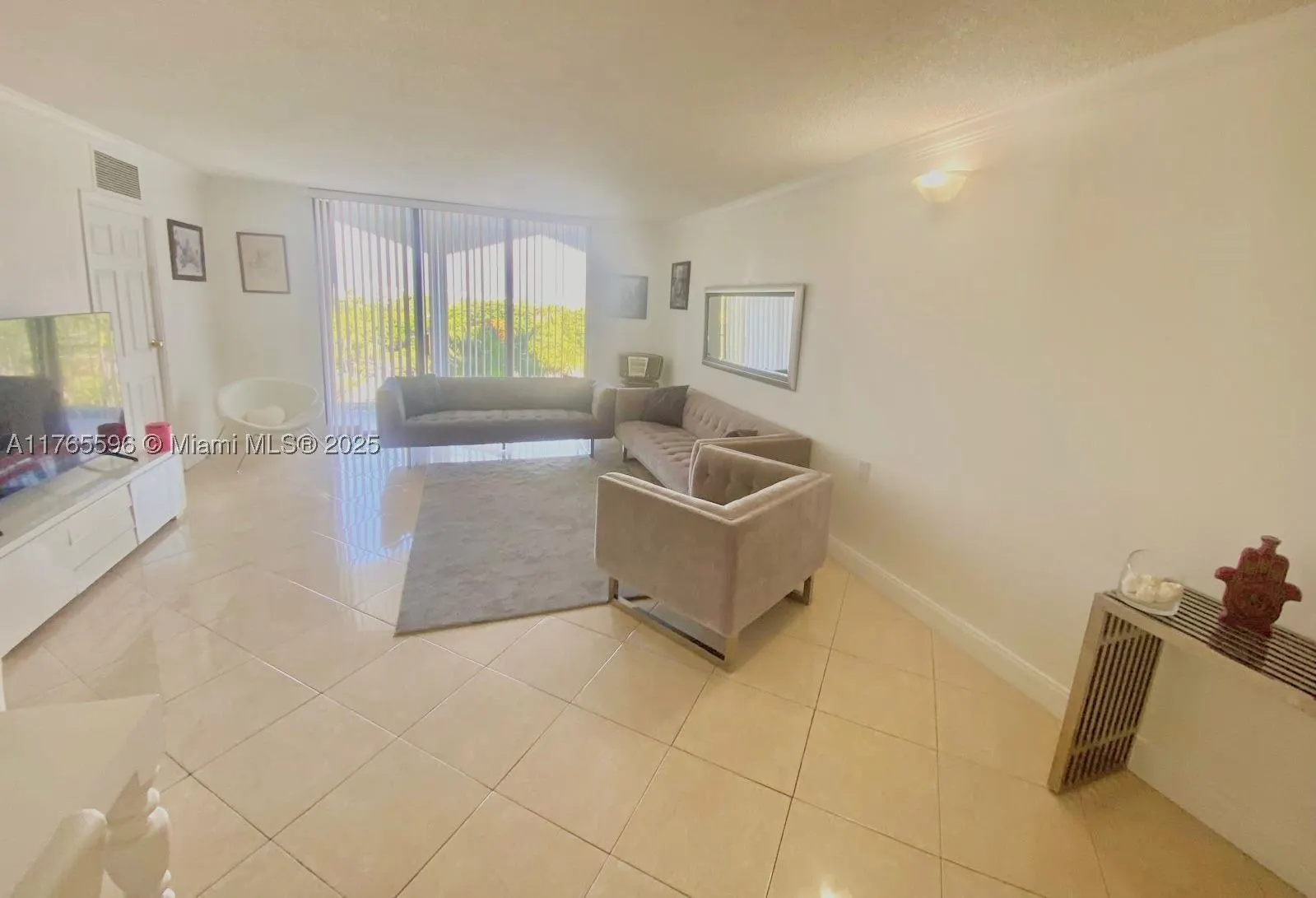 9801 Collins Ave #8M