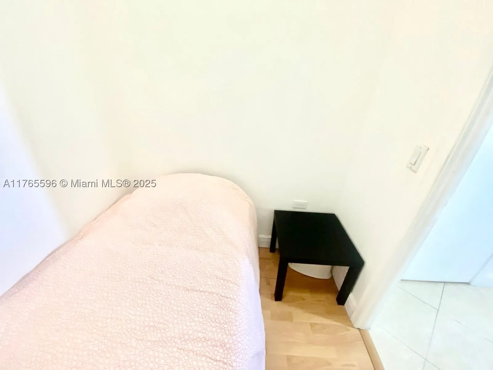 9801 Collins Ave #8M