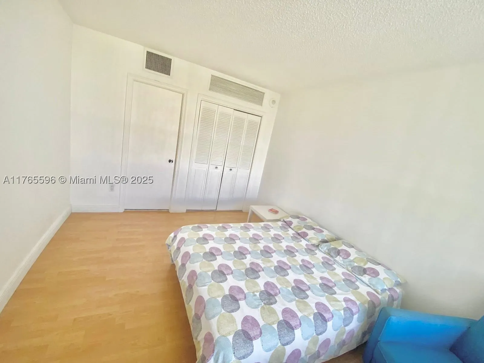 9801 Collins Ave #8M