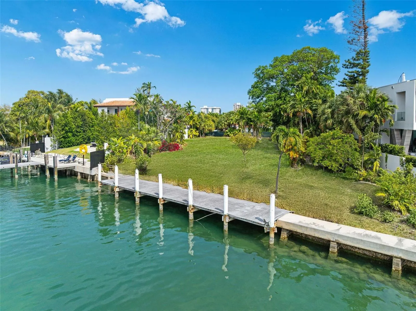 9224 Bay Dr
