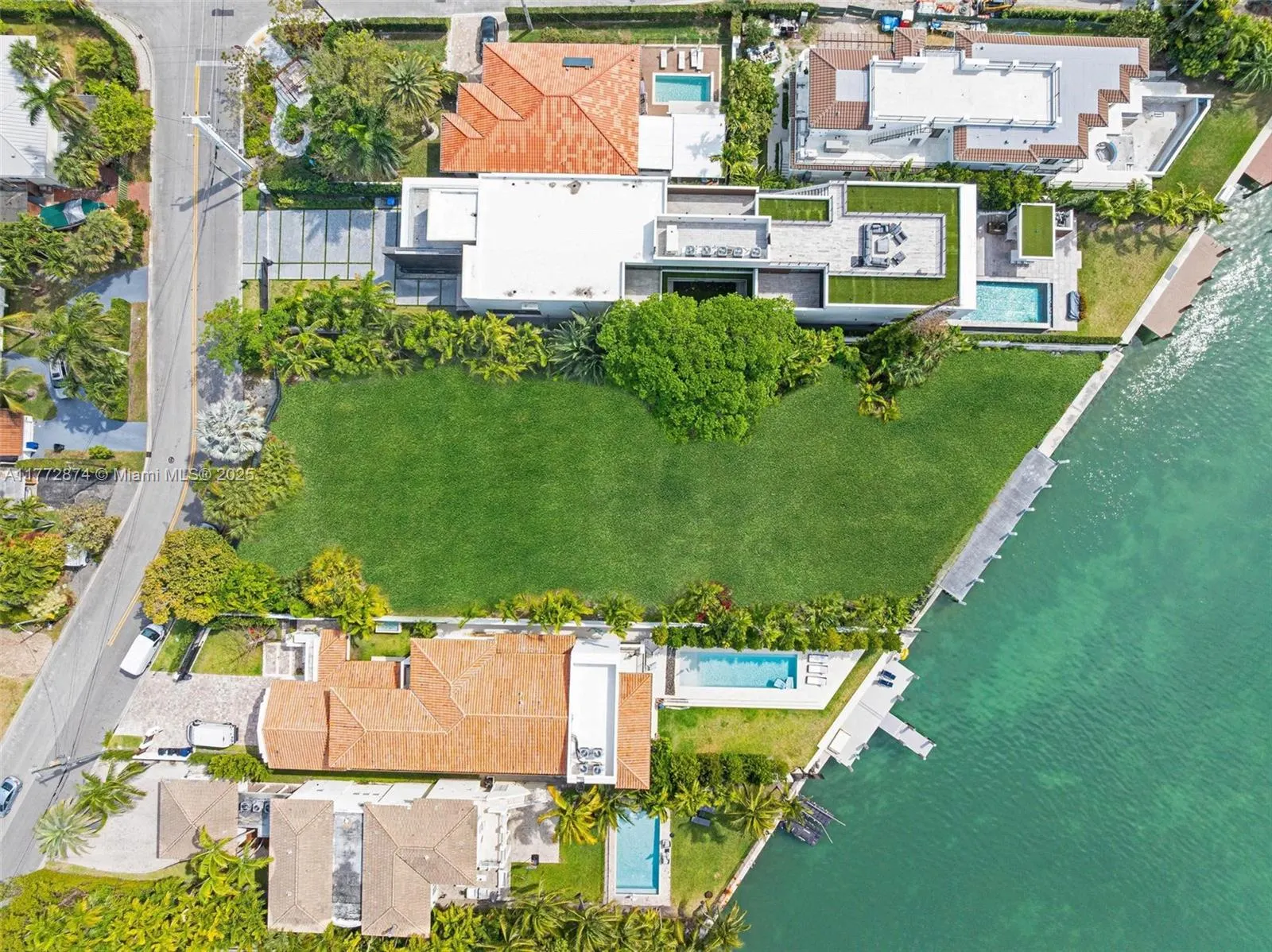 9224 Bay Dr