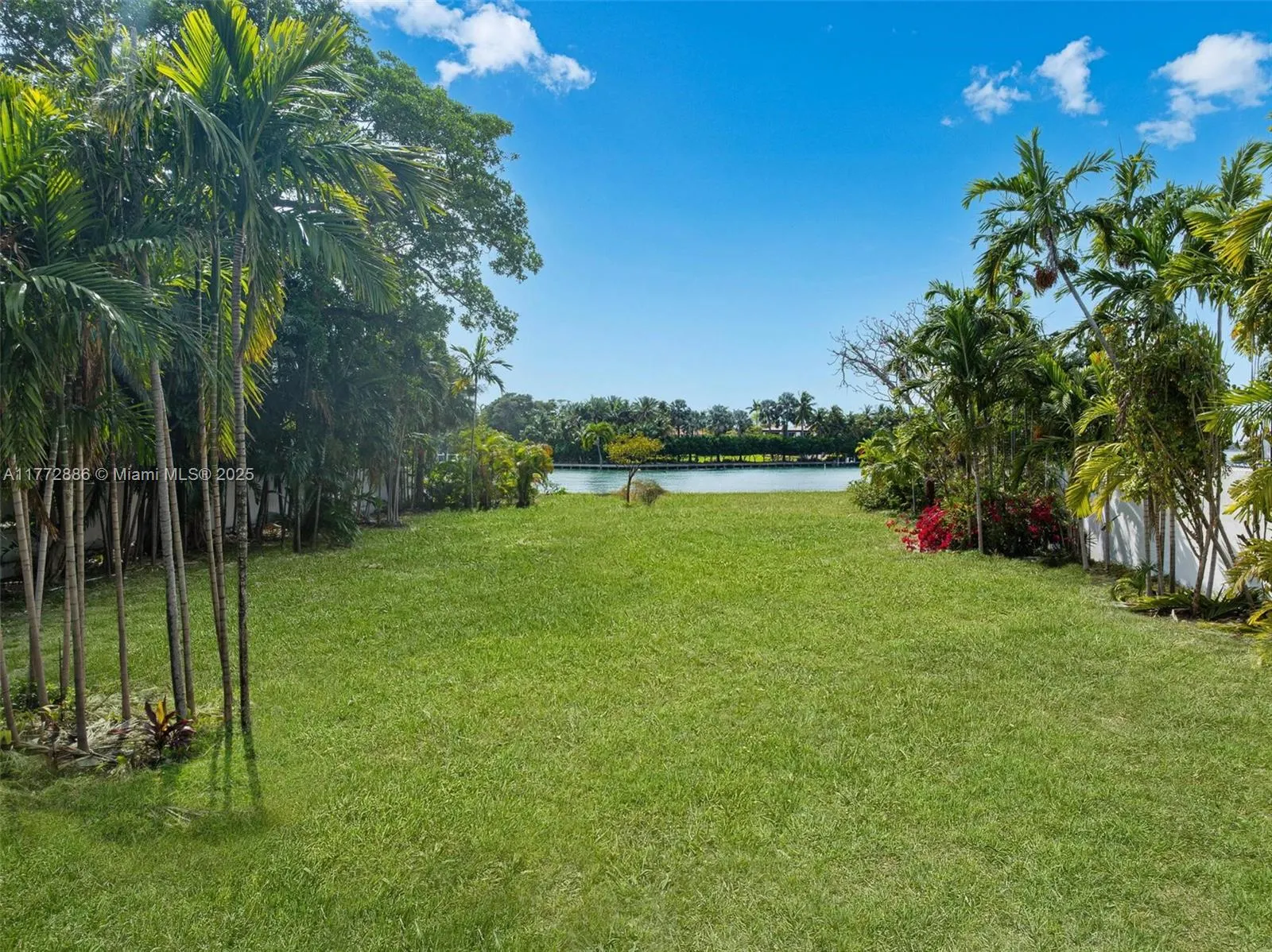 9224 Bay Dr