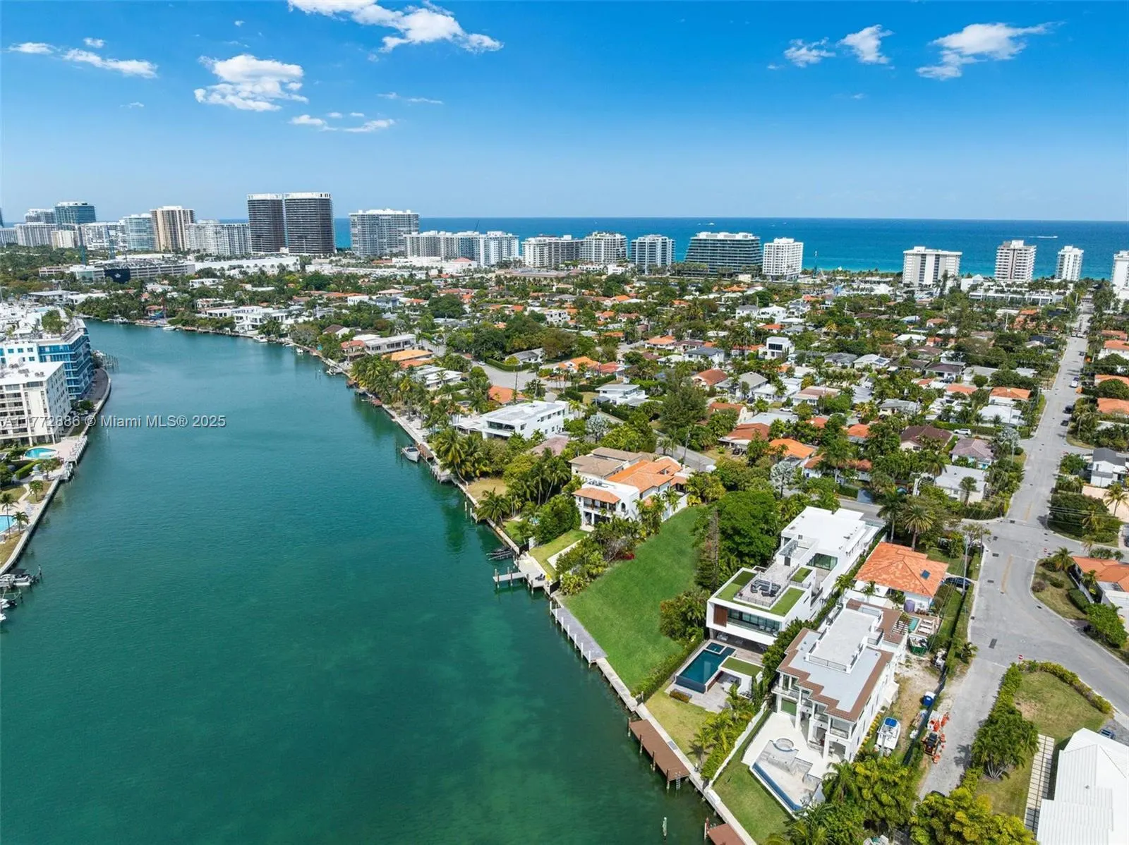 9224 Bay Dr