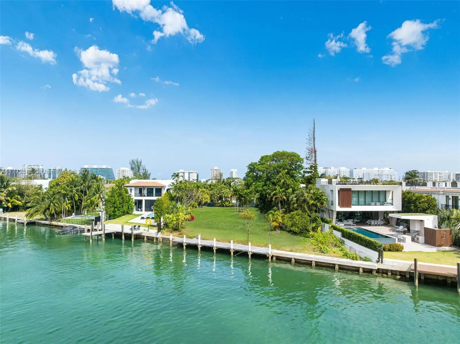 9224 Bay Dr