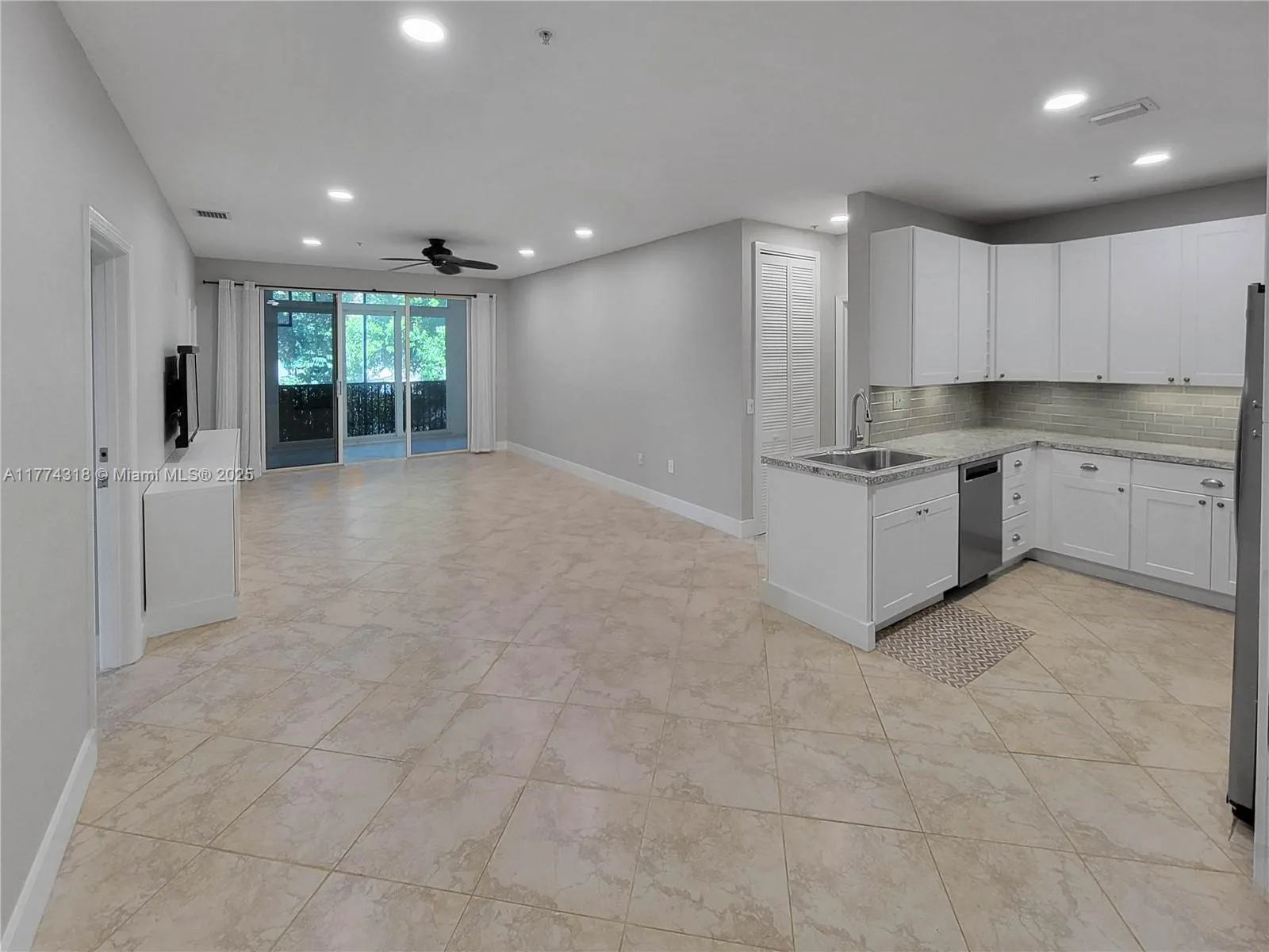 75 Gulfstream Rd, #211B