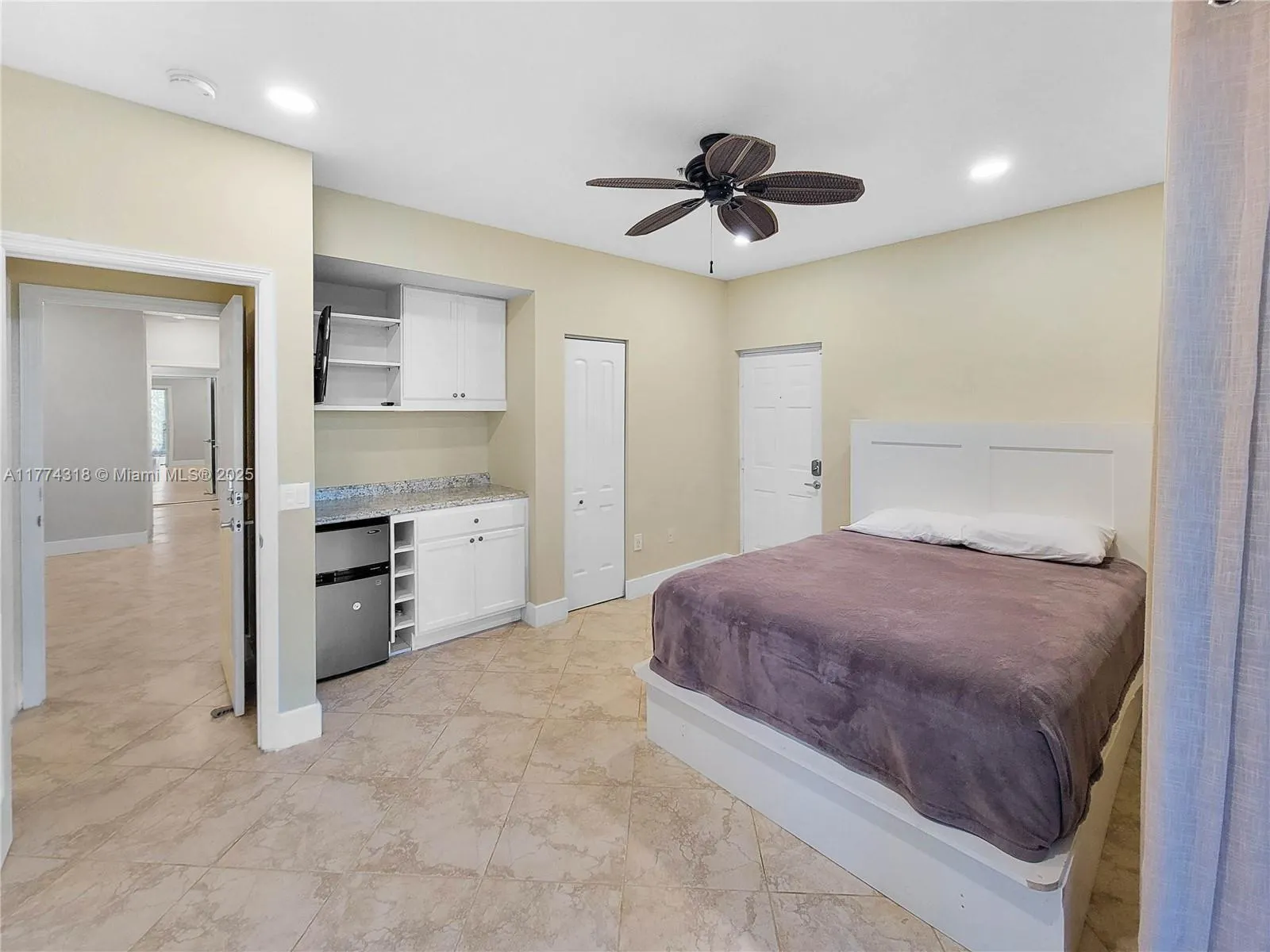 75 Gulfstream Rd, #211B