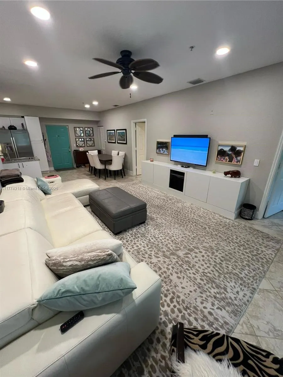 75 Gulfstream Rd, #211B