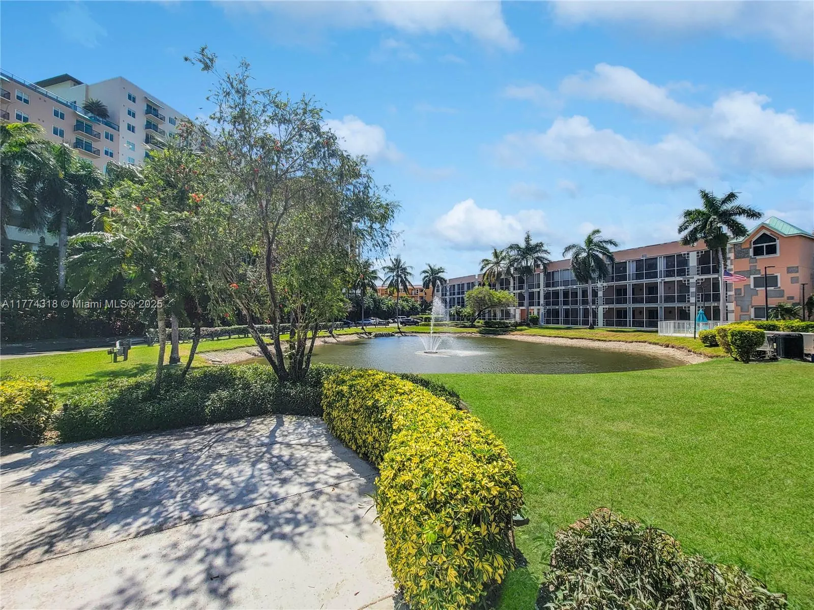 75 Gulfstream Rd, #211B