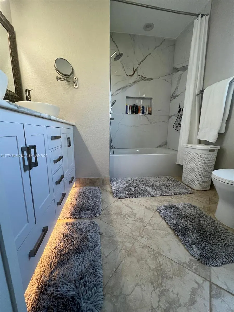75 Gulfstream Rd, #211B