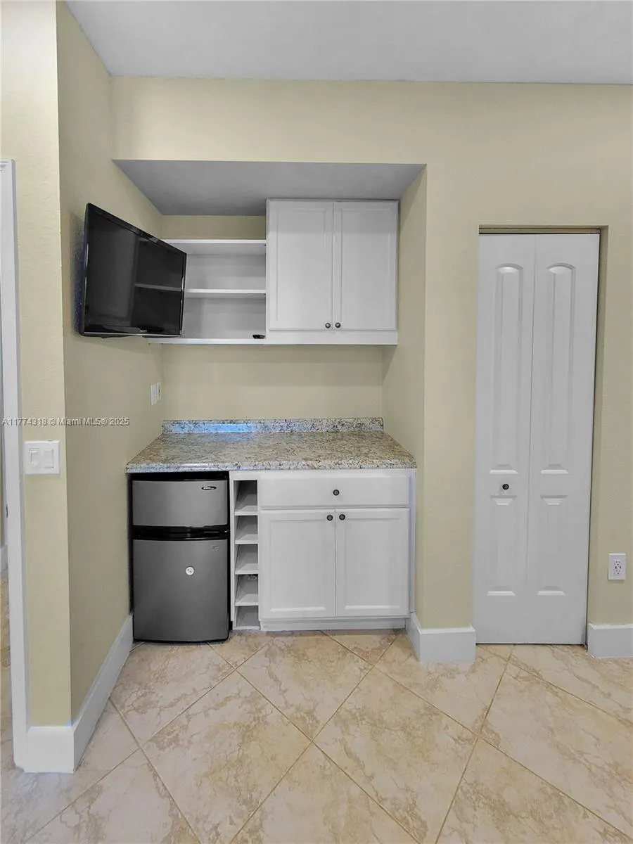 75 Gulfstream Rd, #211B