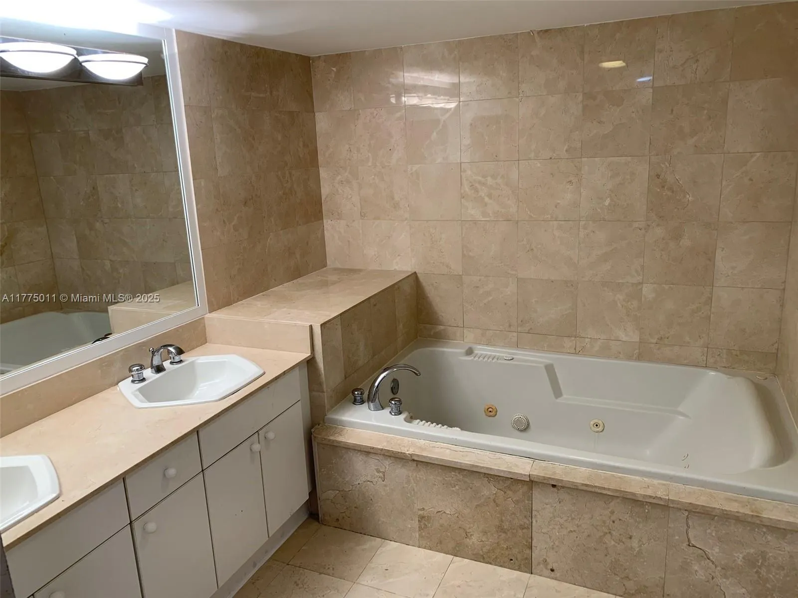 8855 E Collins Ave, #5B