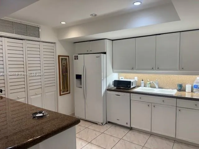 8855 E Collins Ave, #5B