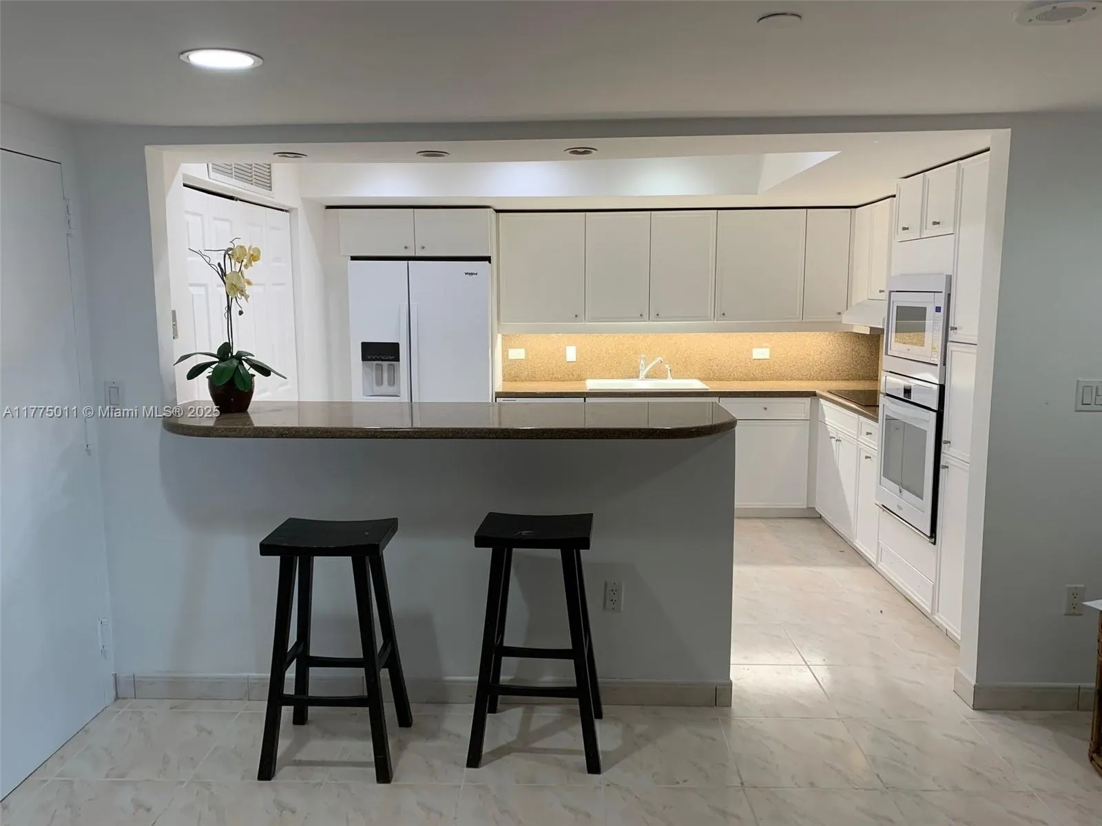 8855 E Collins Ave, #5B