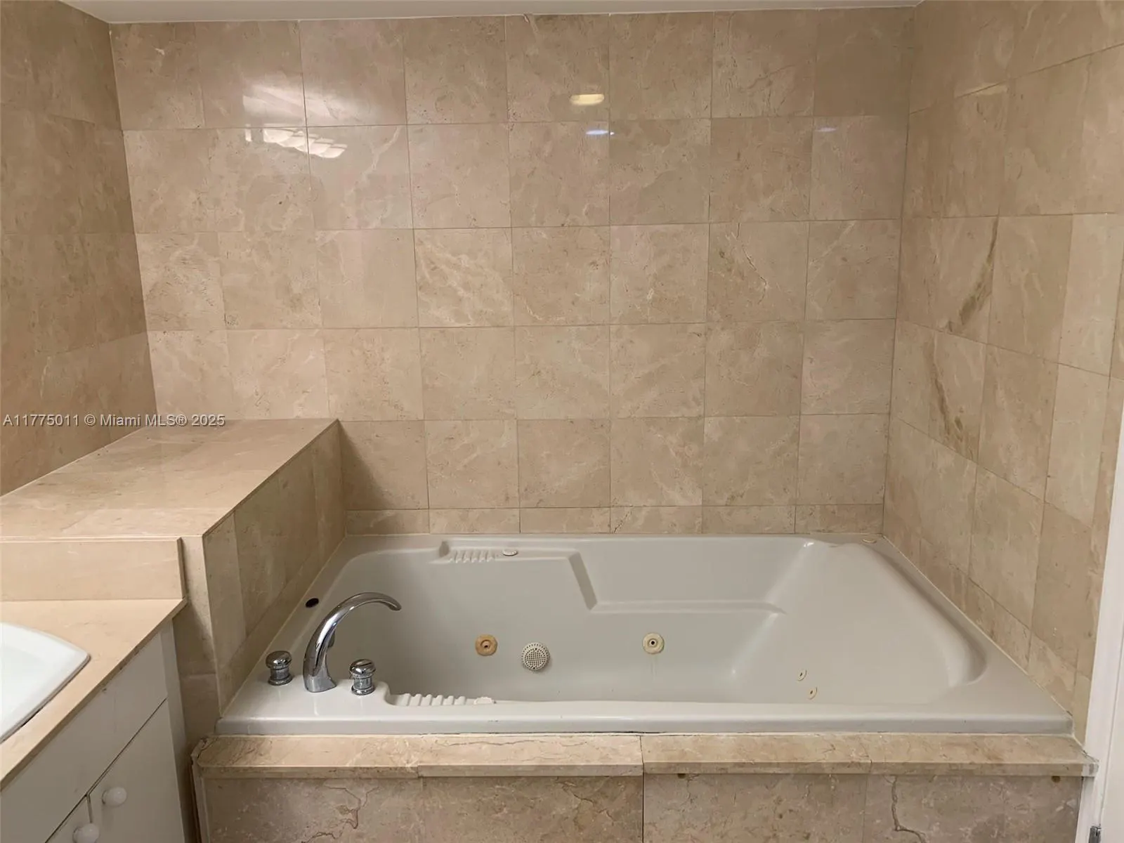 8855 E Collins Ave, #5B