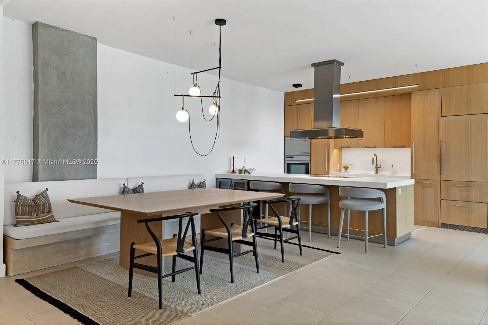 10205 Collins Ave, #PH3