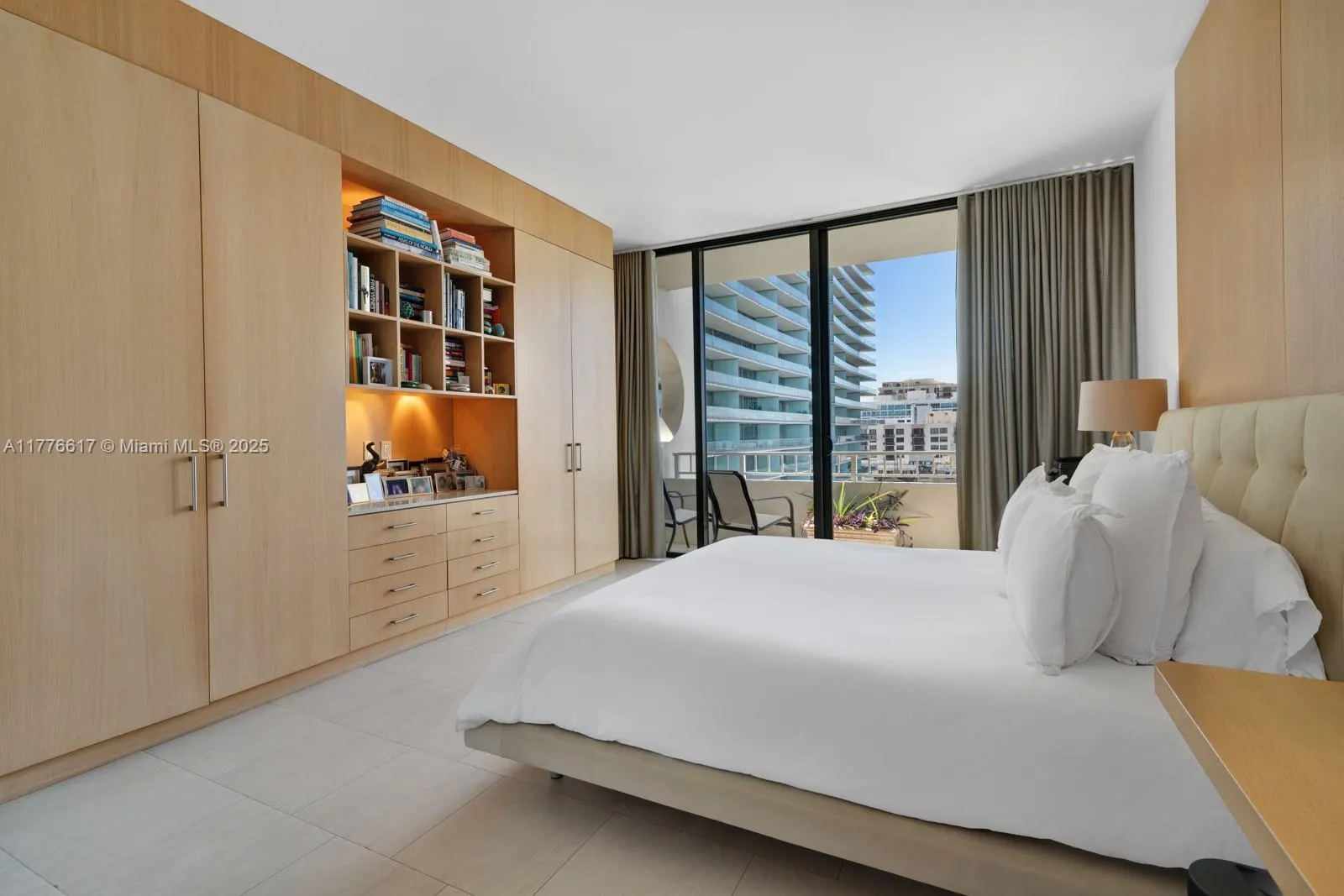 10205 Collins Ave, #PH3