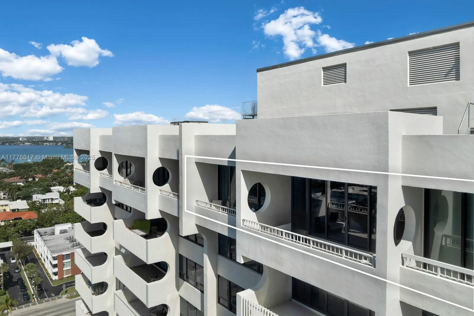 10205 Collins Ave, #PH3