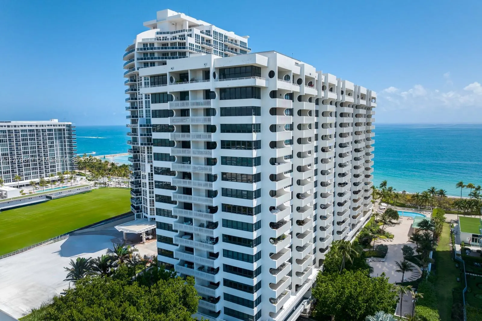 10205 Collins Ave, #PH3