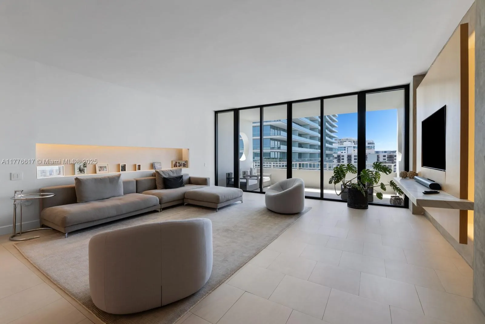 10205 Collins Ave, #PH3