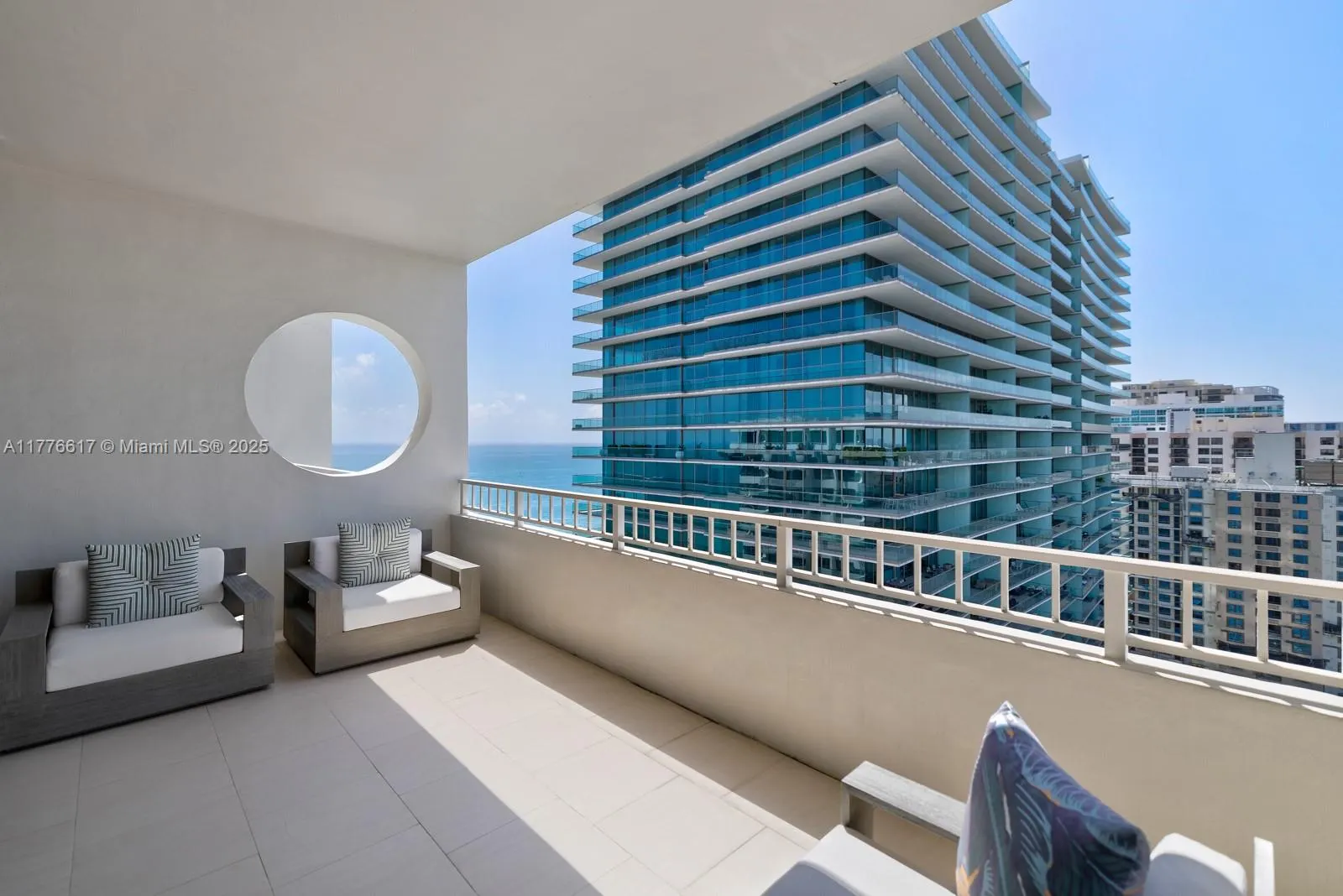10205 Collins Ave, #PH3