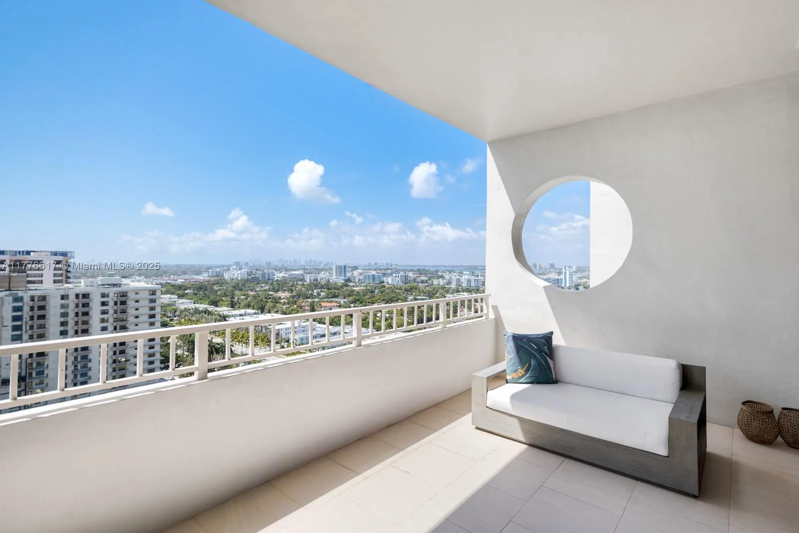10205 Collins Ave, #PH3