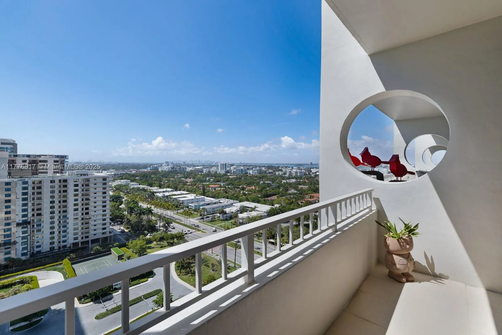 10205 Collins Ave, #PH3