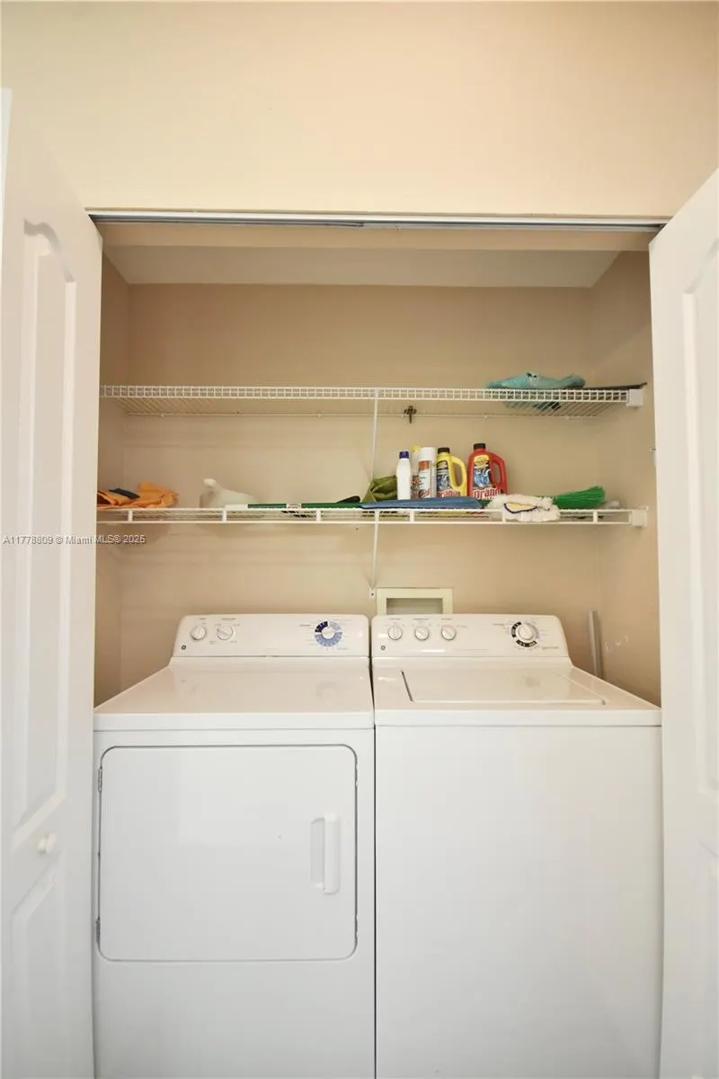 6001 SW 70th St, #429