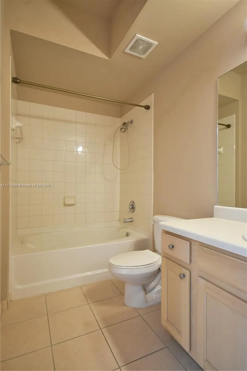 6001 SW 70th St, #429