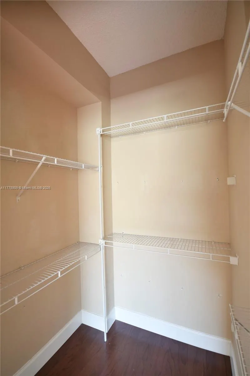 6001 SW 70th St, #429