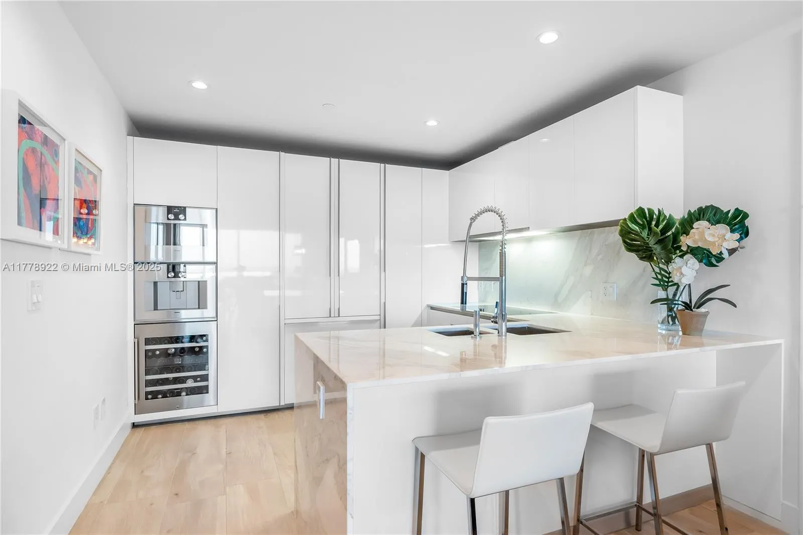 10201 Collins Ave, #1205