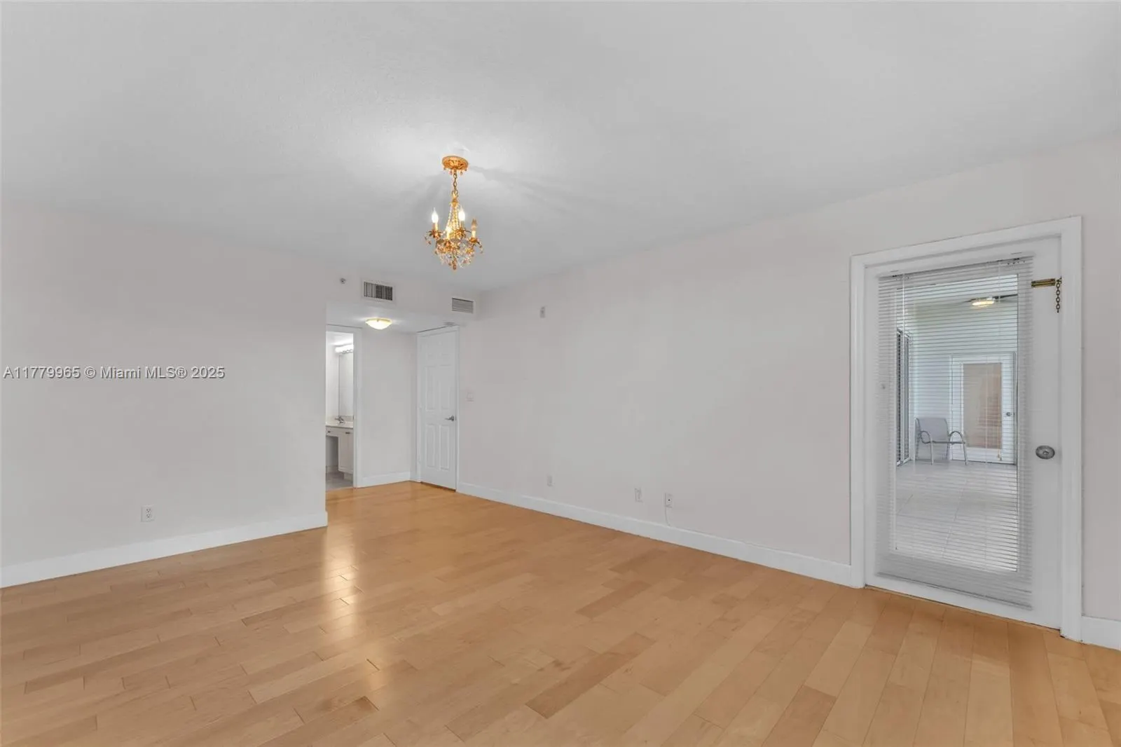 619 E Sheridan St, #406