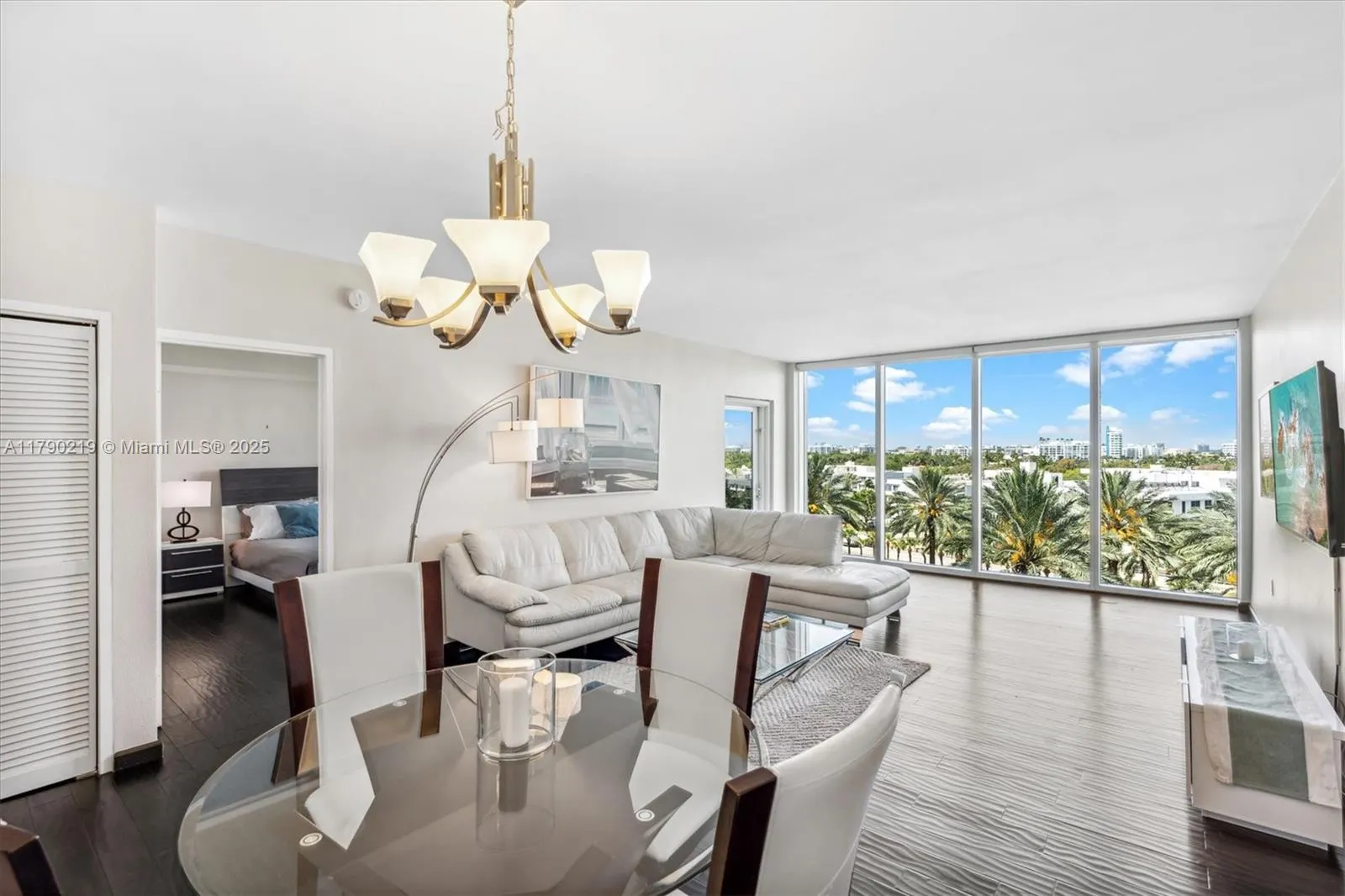 10275 Collins Ave, #529