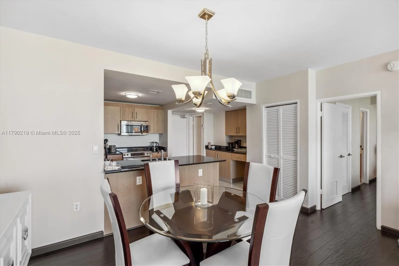 10275 Collins Ave, #529