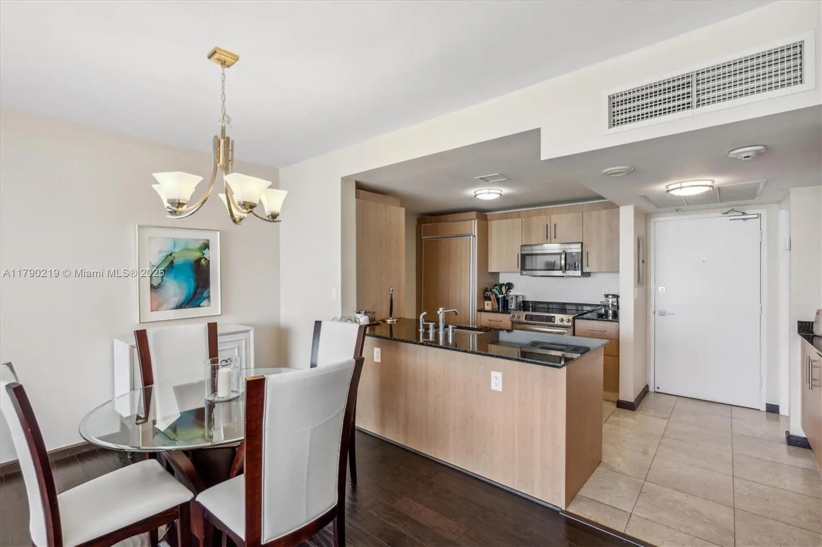 10275 Collins Ave, #529