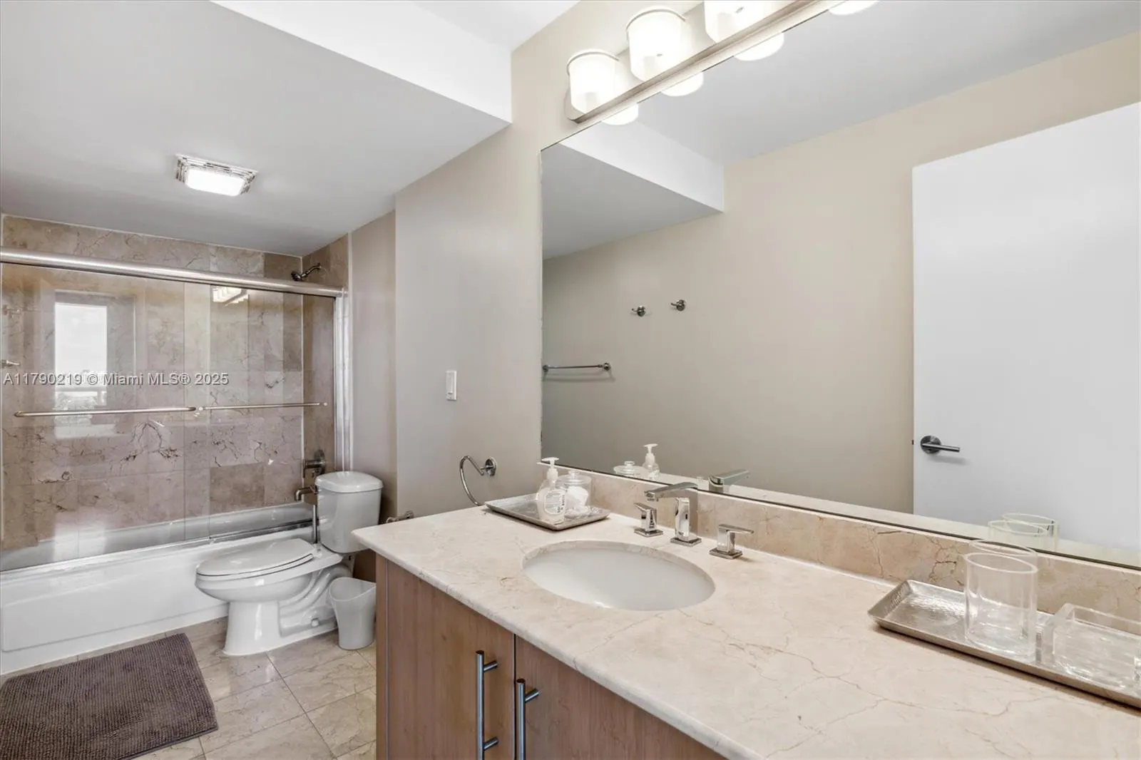 10275 Collins Ave, #529