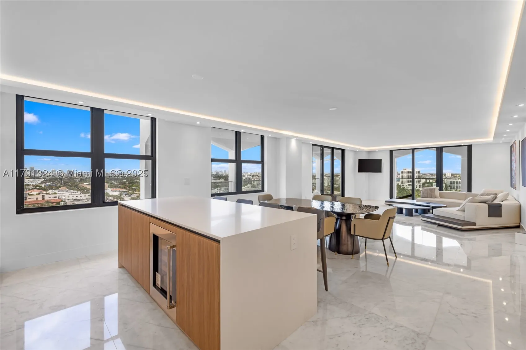 9801 Collins Ave #17R