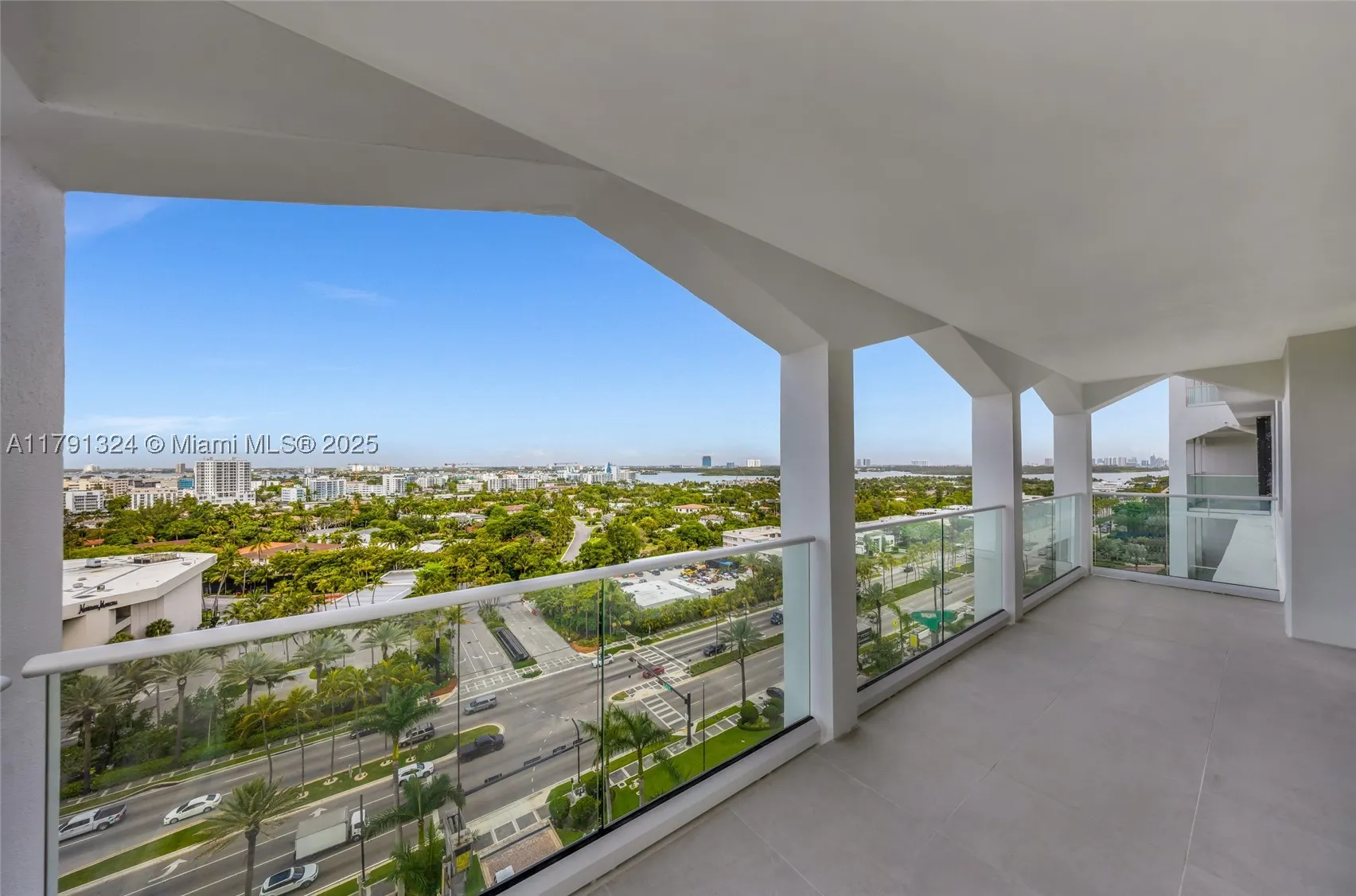 9801 Collins Ave #17R
